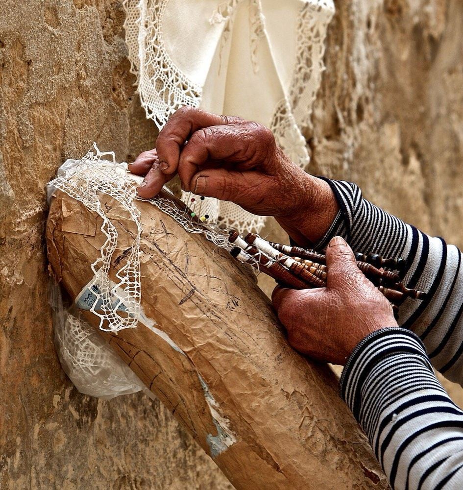 Maltese bobbin lace